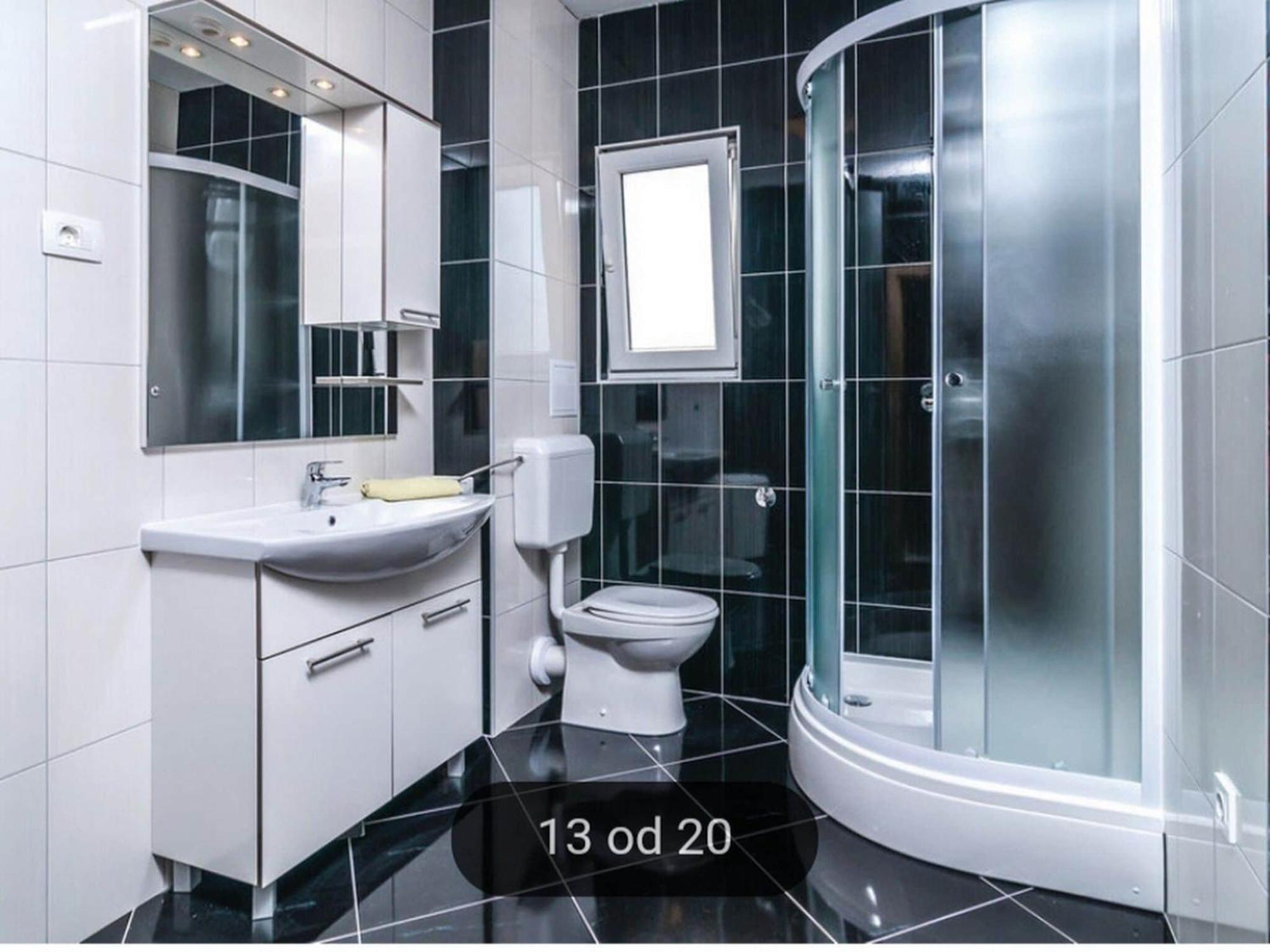 Apartman Tomi St - Two Bedroom With Balcony A3