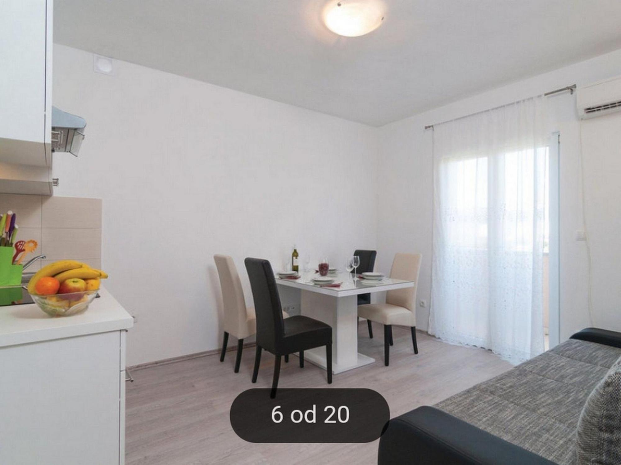 Tomi St - Two Bedroom With Balcony A3 Apartment Split